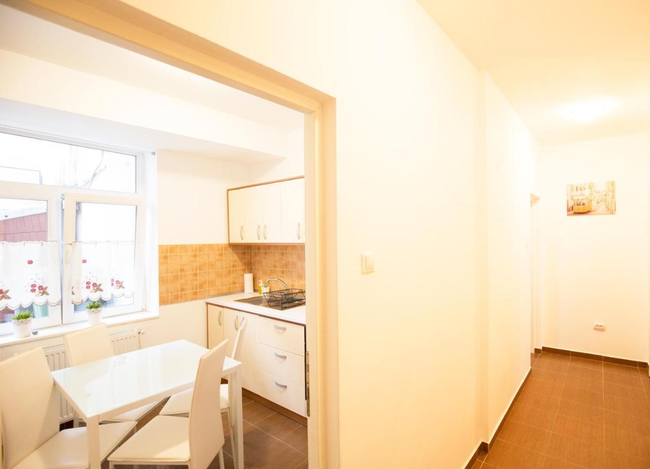 Sunny Old Town Apartment Braşov Exterior foto