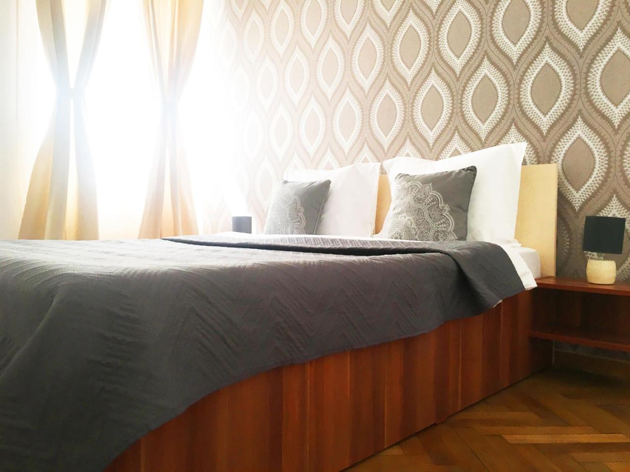 Sunny Old Town Apartment Braşov Exterior foto