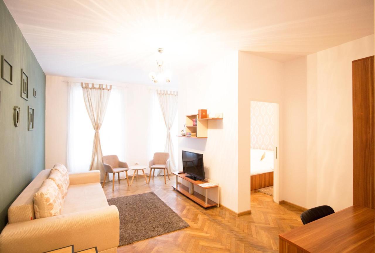 Sunny Old Town Apartment Braşov Exterior foto