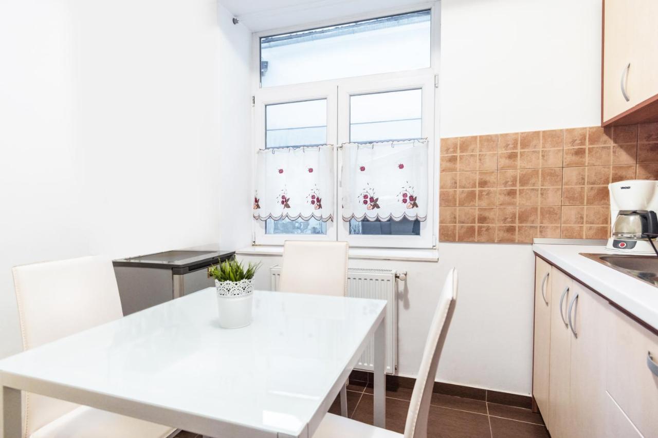 Sunny Old Town Apartment Braşov Exterior foto
